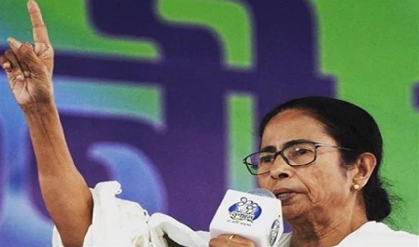 Khabar East:Mamta-Banerjee-urges-journalists-fearlessly-report-the-truth