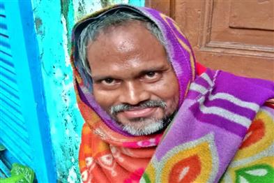 Khabar East:Man-missing-20-years-ago-recovered-from-Kolkata