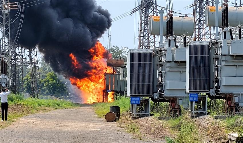 Khabar East:Massive-fire-breaks-out-in-transformer-panic-at-sub-station