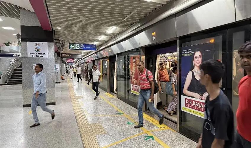 Khabar East:Metro-services-will-be-reduced-on-Blue-Green-and-Yellow-lines-on-Janmashtami