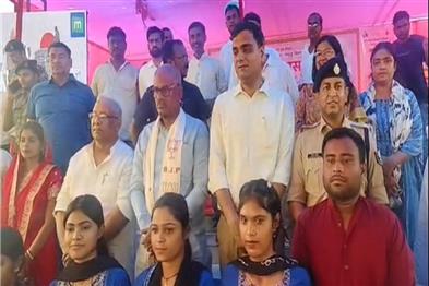 Khabar East:Minister-Chandravanshi-attended-the-event-held-at-the-Panchayat-Sarkar-Bhavan