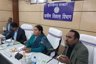 Khabar East:Minister-Deepika-Pandey-Singh-held-a-meeting-with-departmental-officials