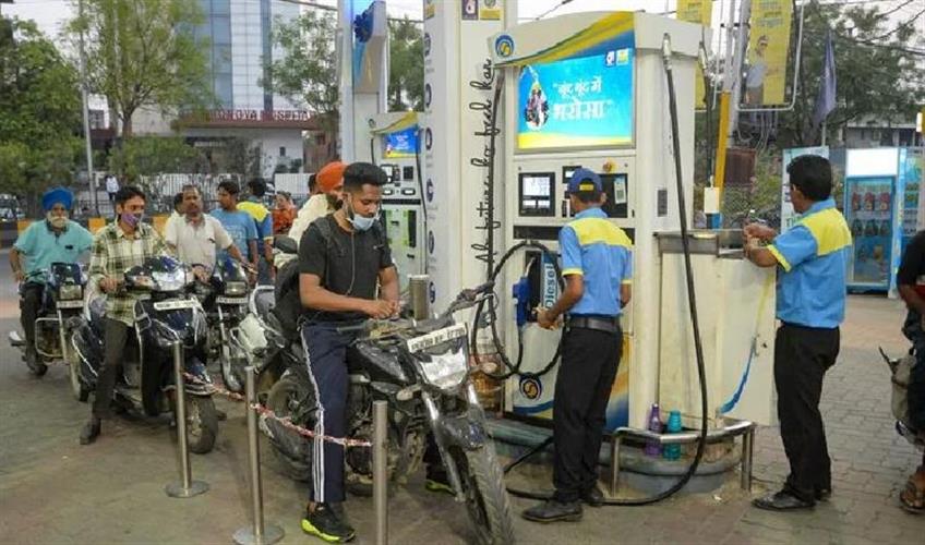 Khabar East:Minister-Holds-Meeting-With-IOCL-Odisha-To-See-Normal-Fuel-Supply-By-Monday