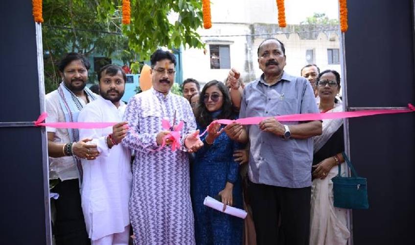 Khabar East:Minister-Mahapatra-Inaugurates-Millennium-City-Market-Complex-Sensorial-Park-in-Kataka