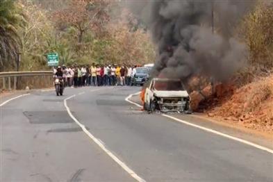Khabar East:Moving-Car-Turns-into-a-Ball-of-Fire-Chaos-Erupts-on-National-Highway