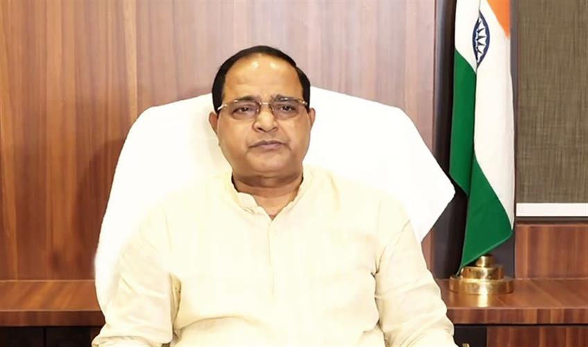 Khabar East:No-Shortage-Of-Petrol--Diesel-In-Odisha-Stock-Available-For-13-Days-Minister