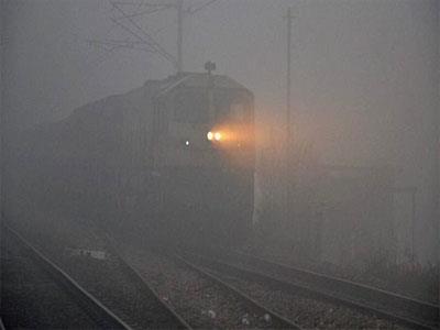 Khabar East:Now-trains-will-not-lie-due-to-fog-railway-invented-new-device