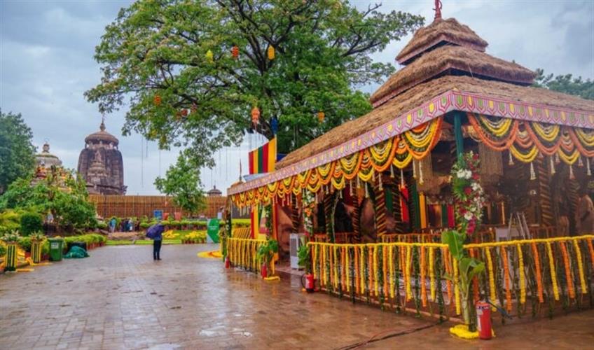 Khabar East:Odisha-CM-Lays-Foundation-Stone-Of-Ekamra-Project-At-Lingaraj-Temple-In-Bhubaneswar