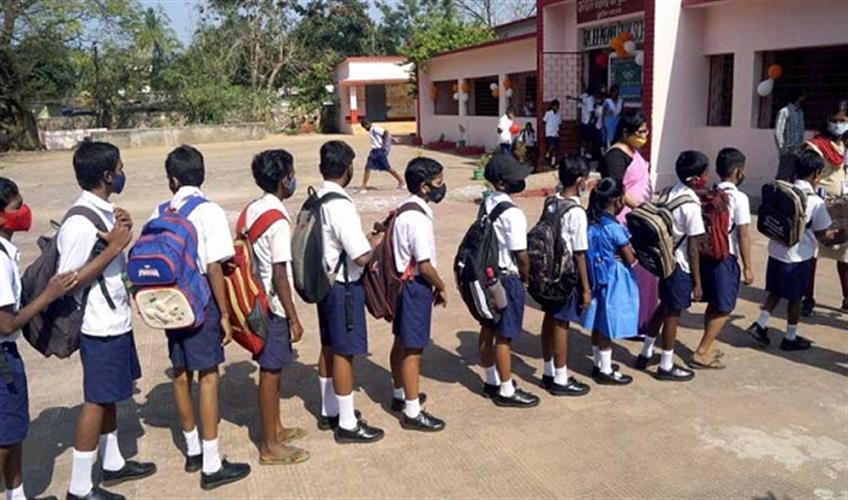 Khabar East:Odisha-Govt-Postpones-School-Reopening-To-June-20-MDM-Mandatory-From-Day-1