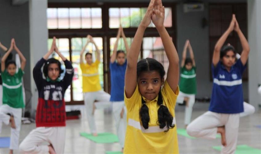 Khabar East:Odisha-Schools-To-Hold-Yoga-Pranayam-Sessions-For-Students-Fitness