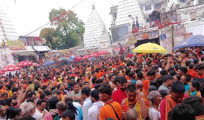 Khabar East:On-the-first-Monday-of-Sawan-Har-Har-Mahadev-reverberates-in-Deoghar