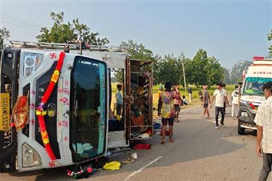 Khabar East:One-Dead-Over-10-Injured-As-DJ-Vehicle-Overturns-In-Malkangiri