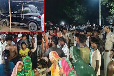 Khabar East:Out-of-control-car-ploughs-into-devotional-gathering-five-devotees-killed