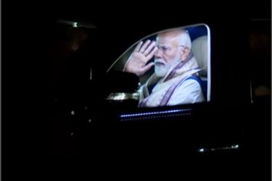 Khabar East:PM-Modi-arrives-at-Bhubaneswar-on-two-day-visit