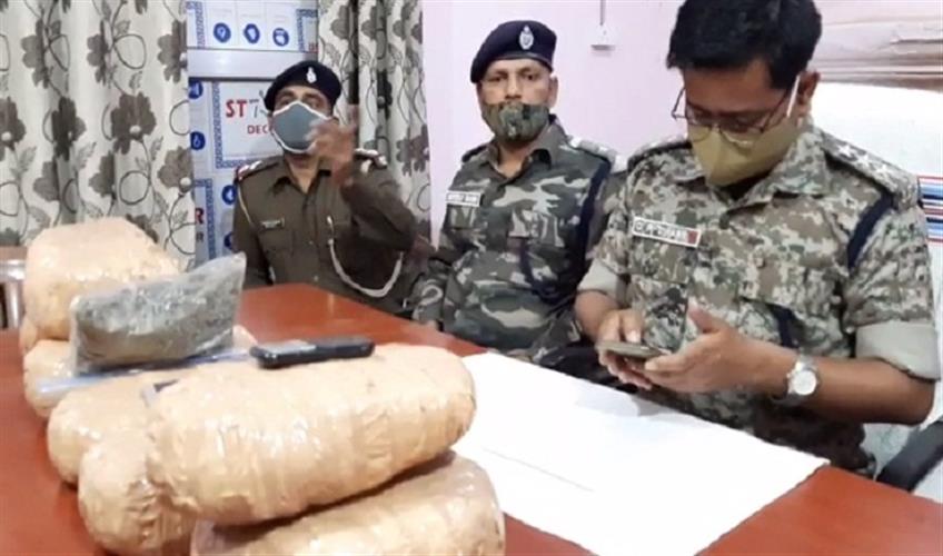 Khabar East:Police-arrested-two-smugglers-with-15-kg-of-cannabis