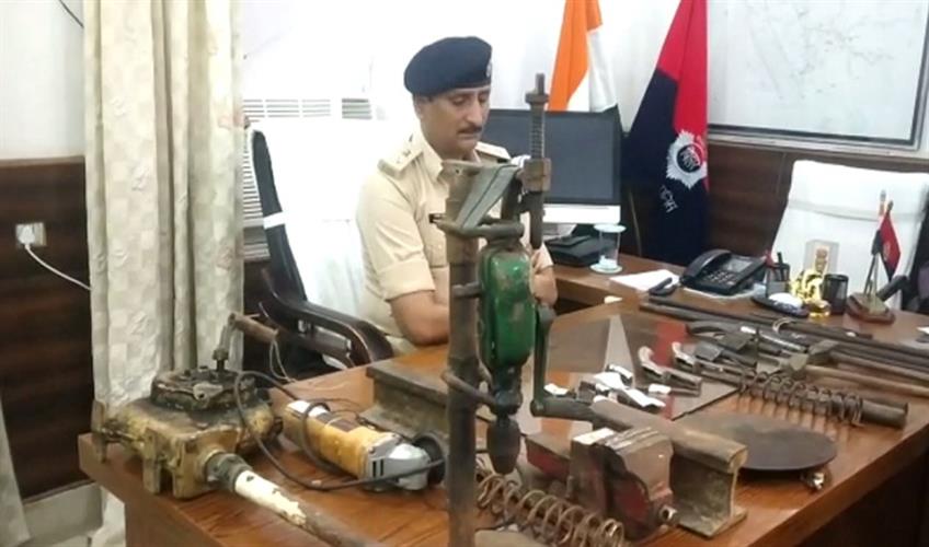 Khabar East:Police-busted-mini-gun-factory-in-Saharsa-arms-recovered-one-arrested