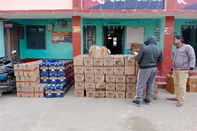 Khabar East:Police-recovered-huge-consignment-of-liquor-in-Mehsi-three-arrested