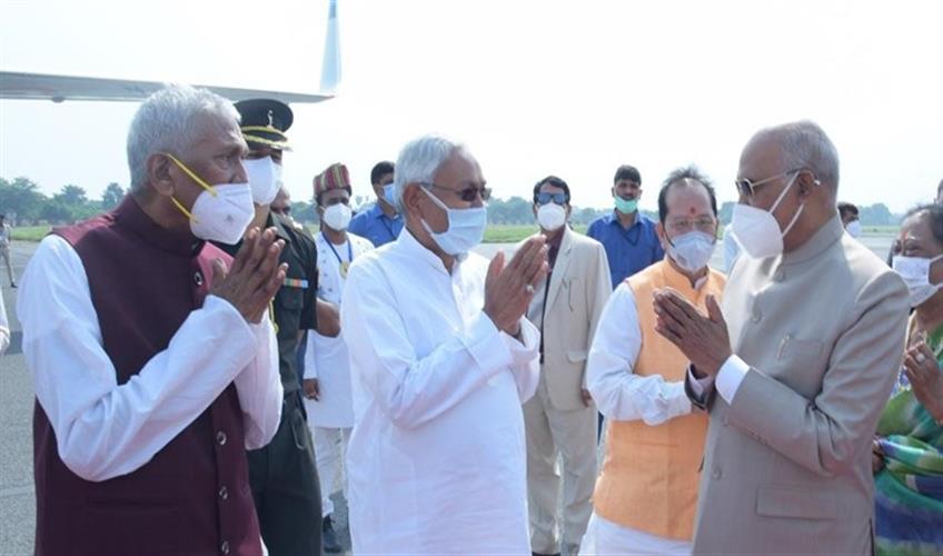 Khabar East:President-Ram-Nath-Kovind-returned-to-Delhi-from-a-three-day-visit-after-greeting-the-people-of-Bihar