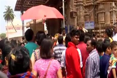 Khabar East:Puri-Srimandir-entry-rules-flouted-devotees-suffer-in-heat