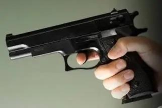 Khabar East:Rampage-by-criminals-in-Samastipur-youth-shot-in-the-mouth