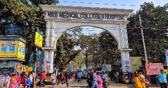 Khabar East:Report-of-40-doctors-and-nurses-sent-quarantine-came-negative
