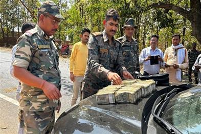 Khabar East:Rs-22-lakh-recovered-during-vehicle-checking-in-Latehar