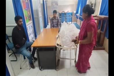 Khabar East:Sadar-Hospital-physiotherapist-commits-suicide