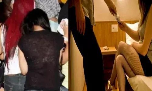 Khabar East:Sex-racket-busted-in-Patna-17-arrested-including-eight-call-girls