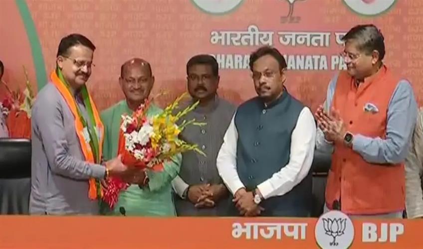 Khabar East:Six-time-BJD-MP-Bhartruhari-Mahtab-joins-BJP