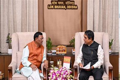 Khabar East:State-Election-Commissioner-Calls-On-Odisha-Governor-At-Lok-Bhavan