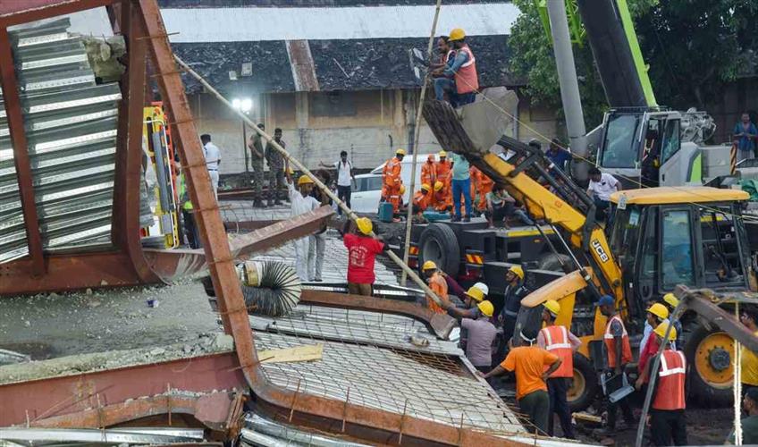Khabar East:Taratala-warehouse-accident-Five-arrested-including-the-owner