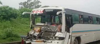 Khabar East:The-bus-full-of-pind-dani-was-the-victim-of-the-accident-more-than-12-people-injured