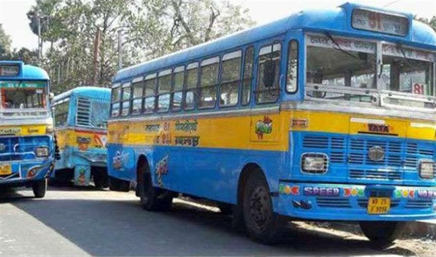 Khabar East:The-problems-of-Kolkata-passengers-reduced-due-to-the-running-of-private-buses