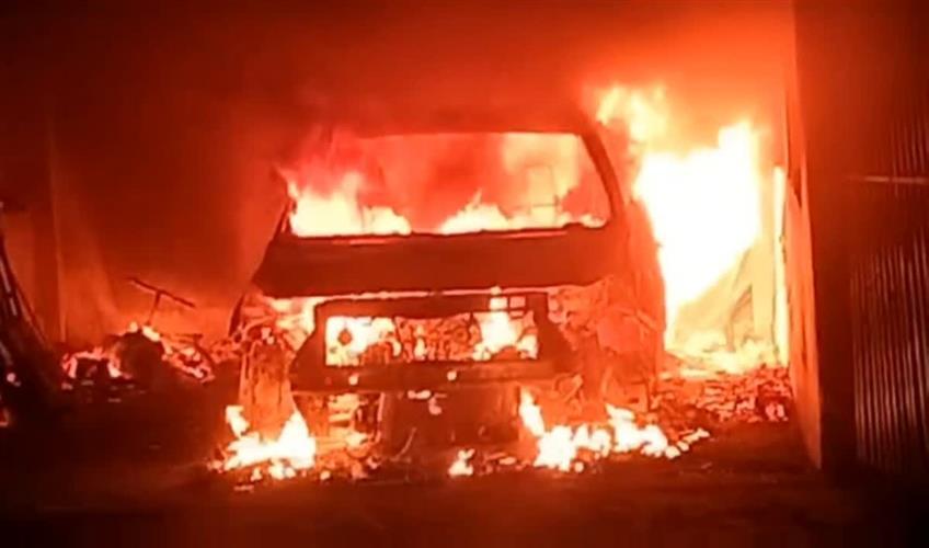 Khabar East:There-was-chaos-due-to-sudden-fire-in-a-car-parked-in-the-garage