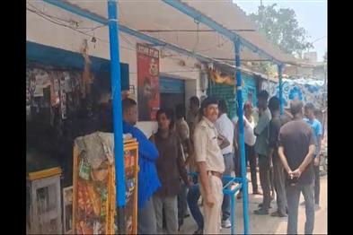 Khabar East:Thieves-wreak-havoc-in-Ranchi-flee-with-cash-and-goods-from-three-shops