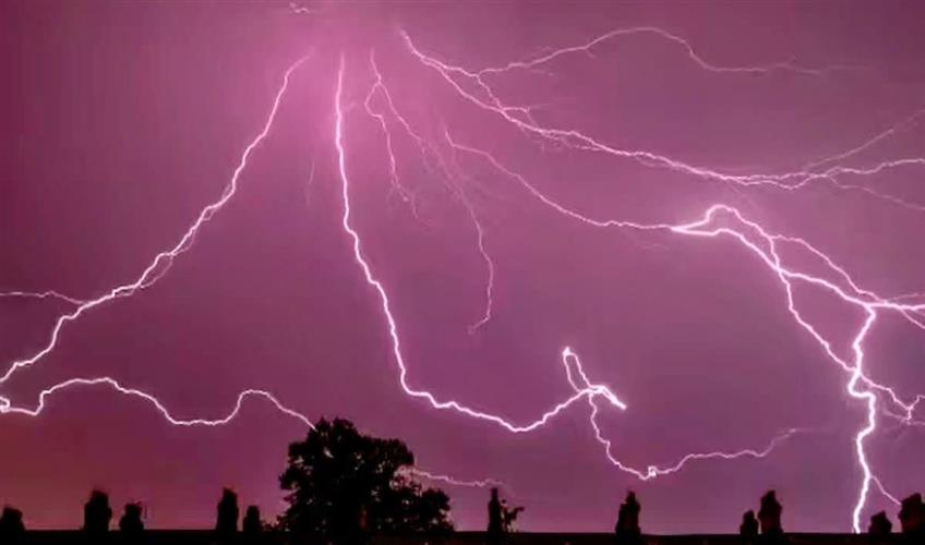 Khabar East:Three-killed-six-injured-in-lightning-strike