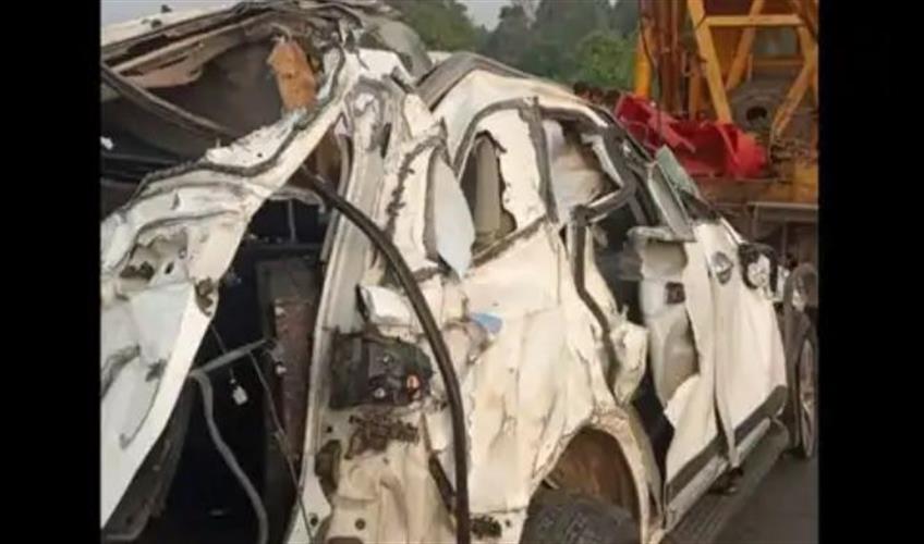 Khabar East:Three-killed-two-injured-after-speeding-car-overturns