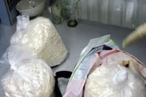 Khabar East:Three-smugglers-arrested-with-15-kg-heroin
