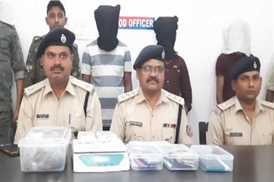 Khabar East:Three-smugglers-arrested-with-brown-sugar-and-ganja