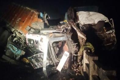 Khabar East:Truck-and-highway-collided-on-NH-22-both-the-drivers-died