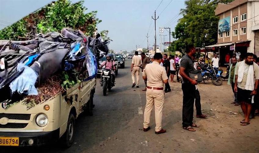 Khabar East:Two-Killed-In-Head-On-Collision-Between-Bus-And-Bike-In-Kendrapada