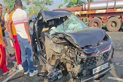 Khabar East:Two-Women-Killed-Three-Critical-In-Car-Truck-Head-On-Collision-In-Nabarangpur