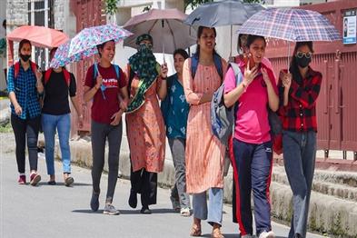 Khabar East:Yellow-alert-due-to-extreme-heat-in-eight-districts-of-West-Bengal