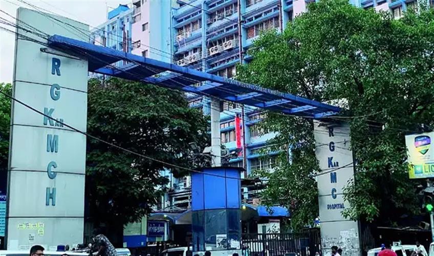 Khabar East:Young-Man-Loses-Life-After-Getting-Trapped-in-Hospital-Elevator