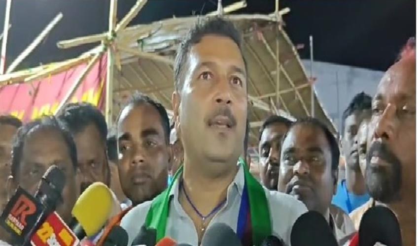 Khabar East:autoawesome-Translate-from-English-1237--5000-Sudesh-Mahato-leaves-for-Delhi-to-attend-NDA-meeting
