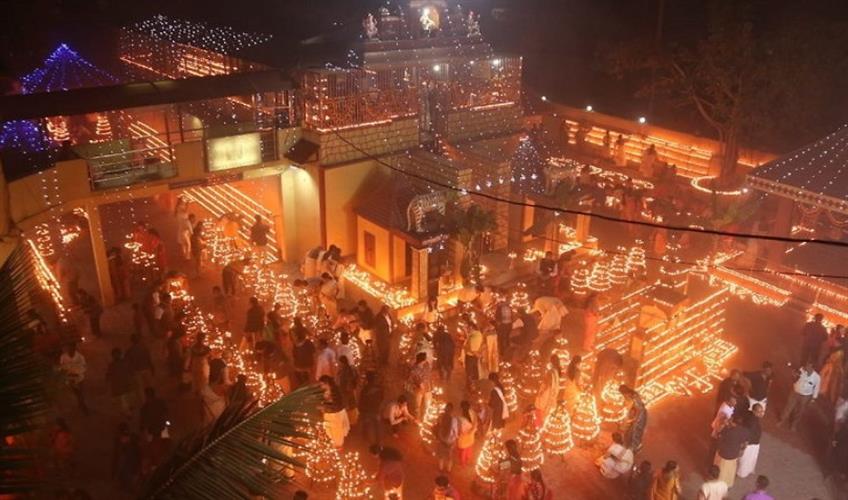 Khabar East:makar-sankrati-was-celebrated-by-lighting-one-lakh-lamps-in-ayyappa-temple-of-raipur-chhattisgarh